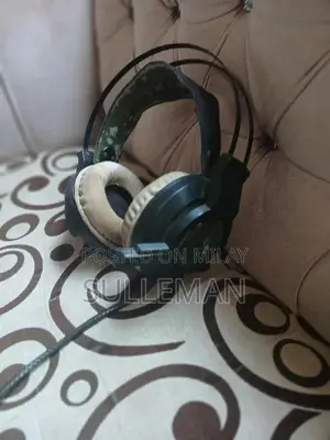 Bloody J437 Headphones with VR Box and Tablet Accessories