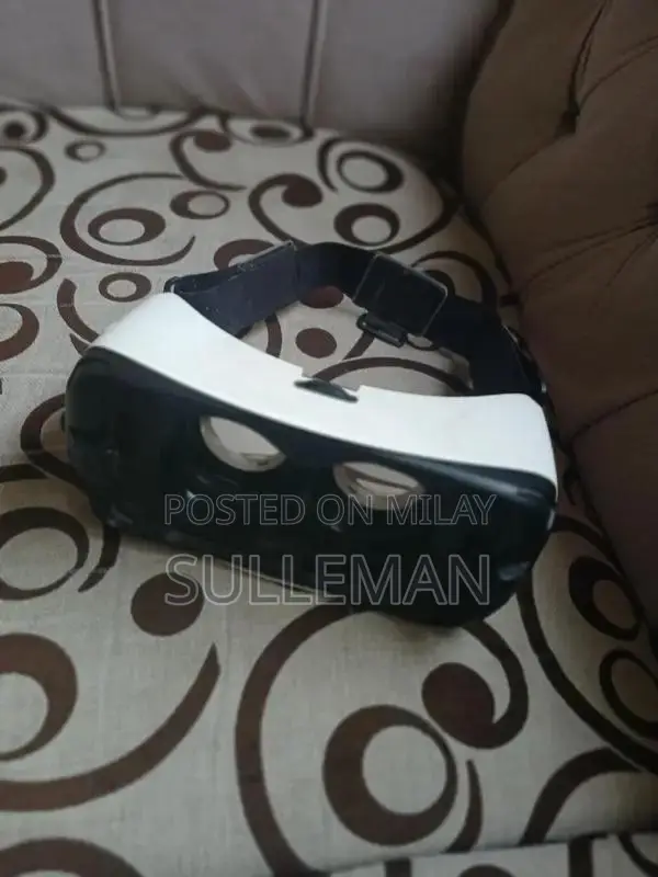 Bloody J437 Headphones with VR Box and Tablet Accessories