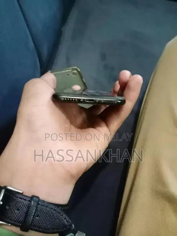 Apple Smartphone 256GB Storage Water-Resistant Excellent Condition