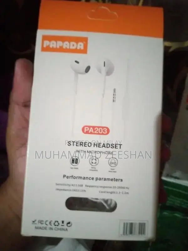 Papada Stereo Headset with Microphone