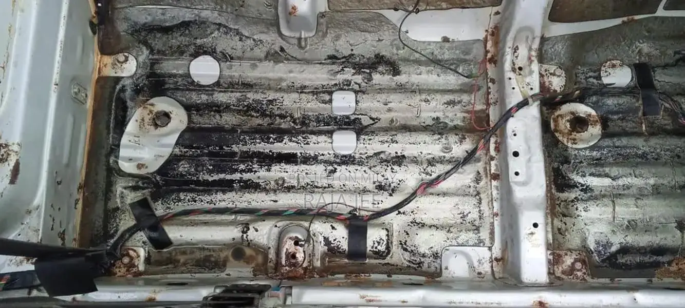 Mehran VXR Compact Sedan with CNG and AC