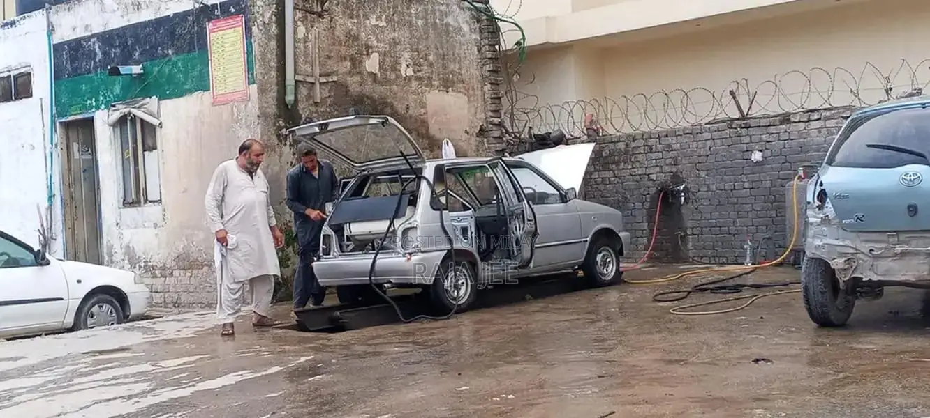 Mehran VXR Compact Sedan with CNG and AC