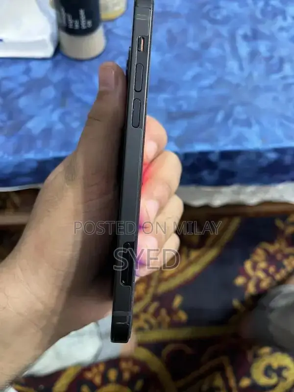 Apple iPhone 12 64GB Smartphone Excellent Condition