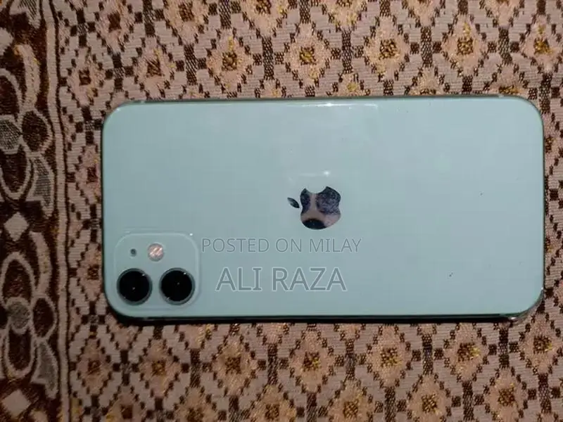 Apple iPhone 11 128GB Pristine Condition Unlocked Smartphone