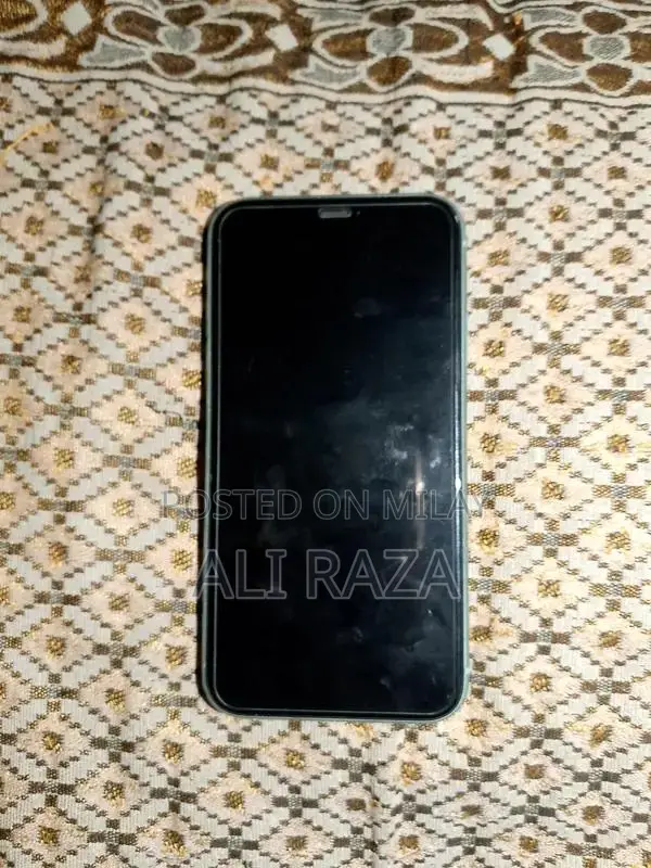 Apple iPhone 11 128GB Pristine Condition Unlocked Smartphone