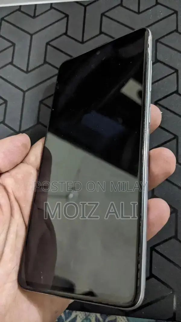 Samsung Smartphone with Dead Panel - Parts Intact