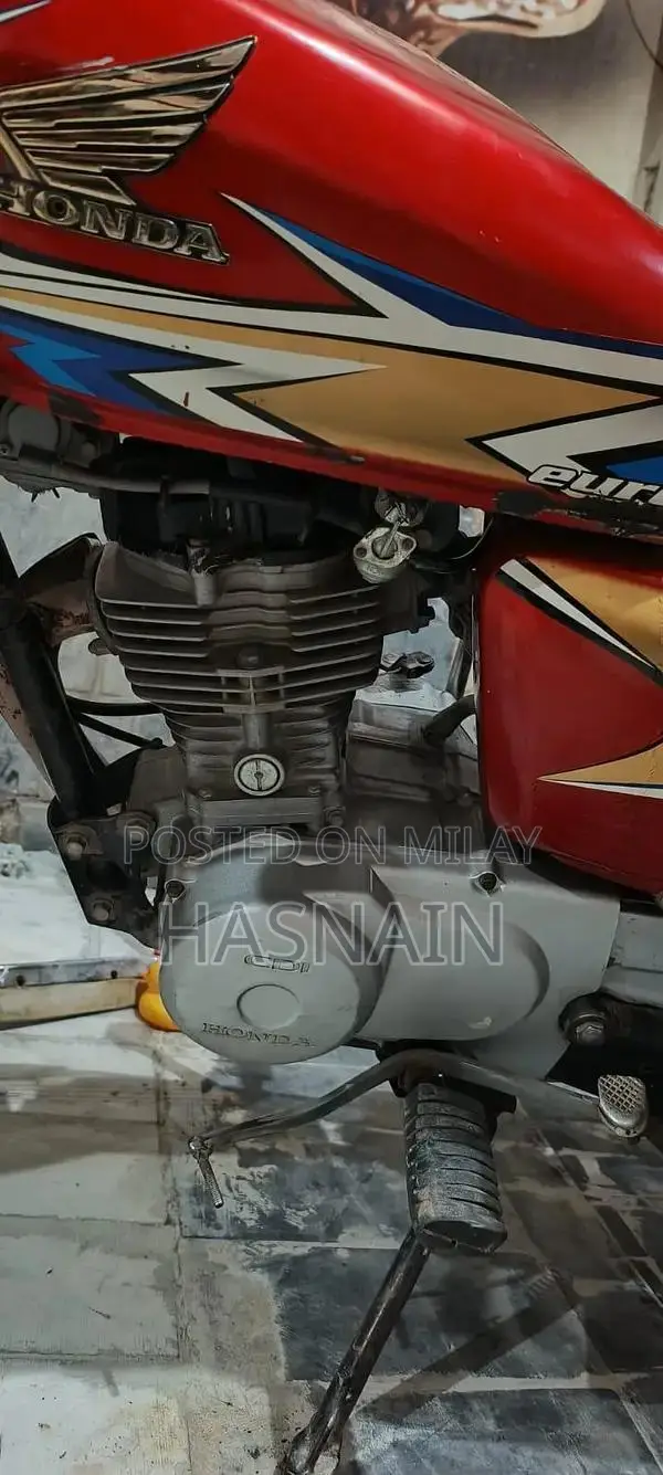 Honda 125cc Motorcycle 2016 Model Partially Documented