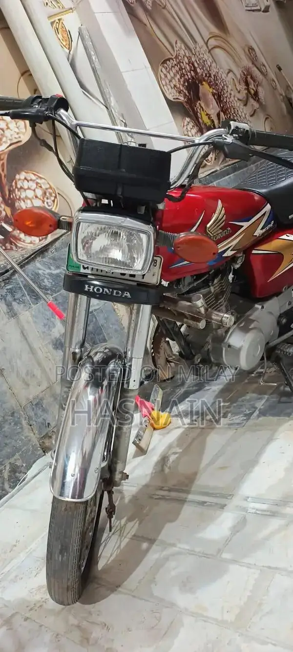 Honda 125cc Motorcycle 2016 Model Partially Documented