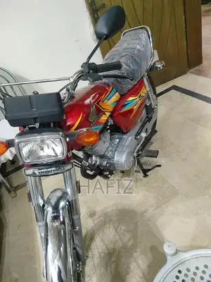 Honda CG 125 Motorcycle - 2026 Model Motorcycle