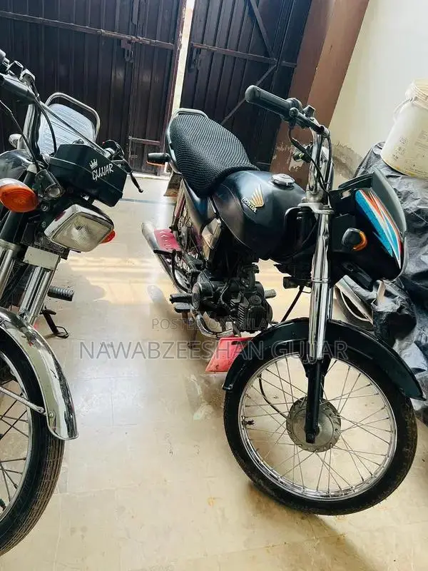 Honda CD Dream 70 Motorcycle - Pristine Condition Low Mileage