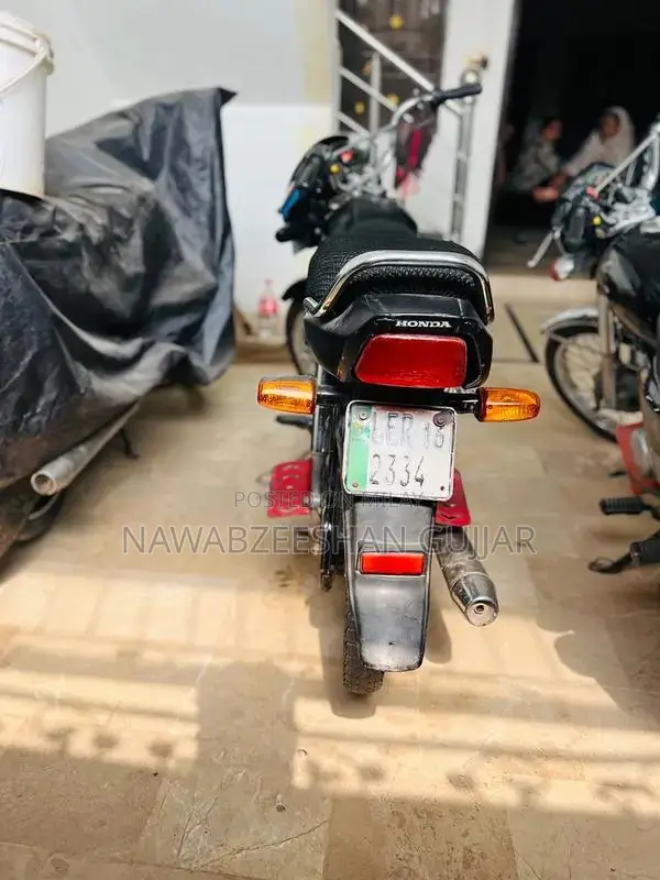 Honda CD Dream 70 Motorcycle - Pristine Condition Low Mileage