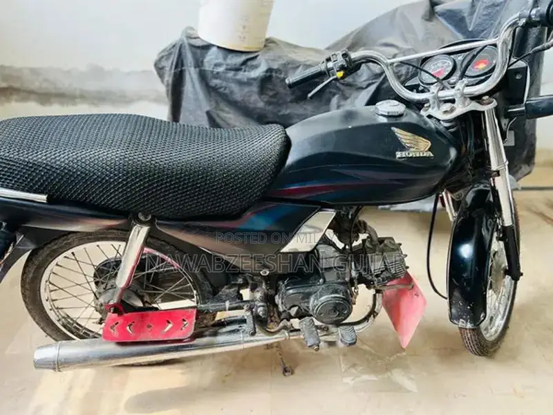 Honda CD Dream 70 Motorcycle - Pristine Condition Low Mileage