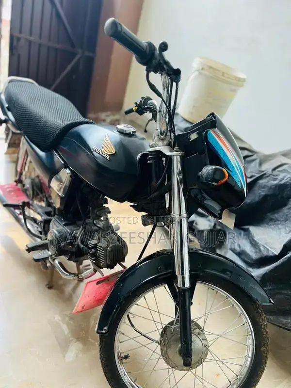 Honda CD Dream 70 Motorcycle - Pristine Condition Low Mileage