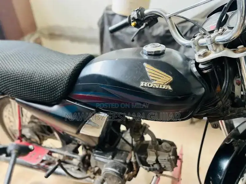 Honda CD Dream 70 Motorcycle - Pristine Condition Low Mileage