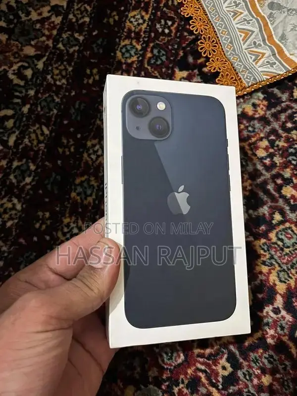 Apple iPhone 13 128GB Unlocked Smartphone