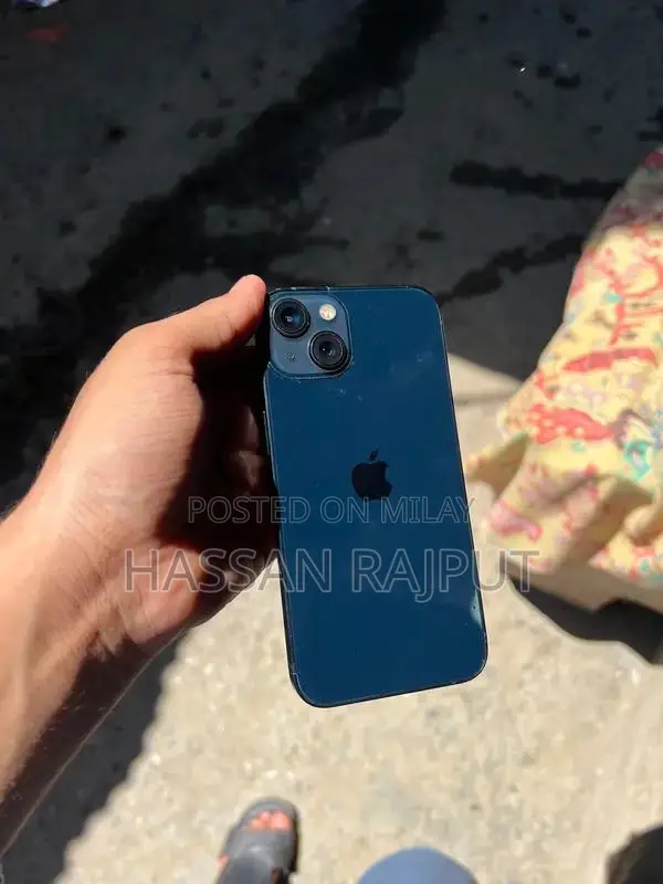 Apple iPhone 13 128GB Unlocked Smartphone