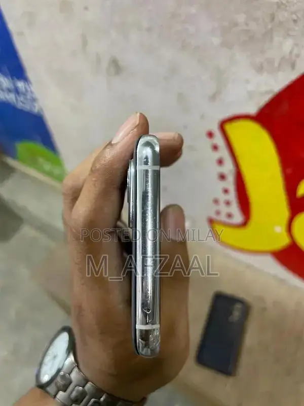 OnePlus 9 Pro 5G Smartphone with High-End Specifications