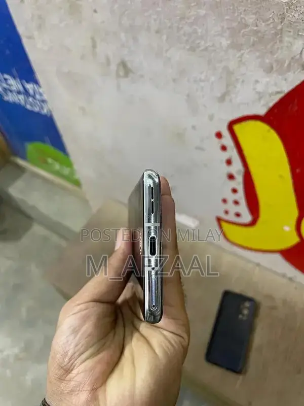 OnePlus 9 Pro 5G Smartphone with High-End Specifications