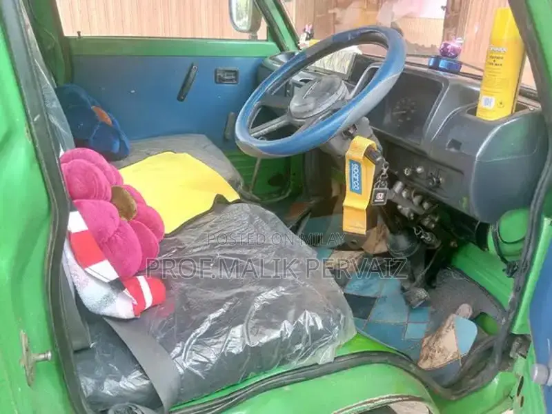 Suzuki Bolan Compact Hatchback - Reliable City Vehicle