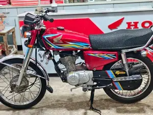 Photo - Honda 125cc Motorcycle - 2018 Model