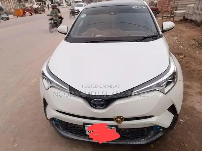 Toyota C-HR Crossover SUV - Low Mileage Condition