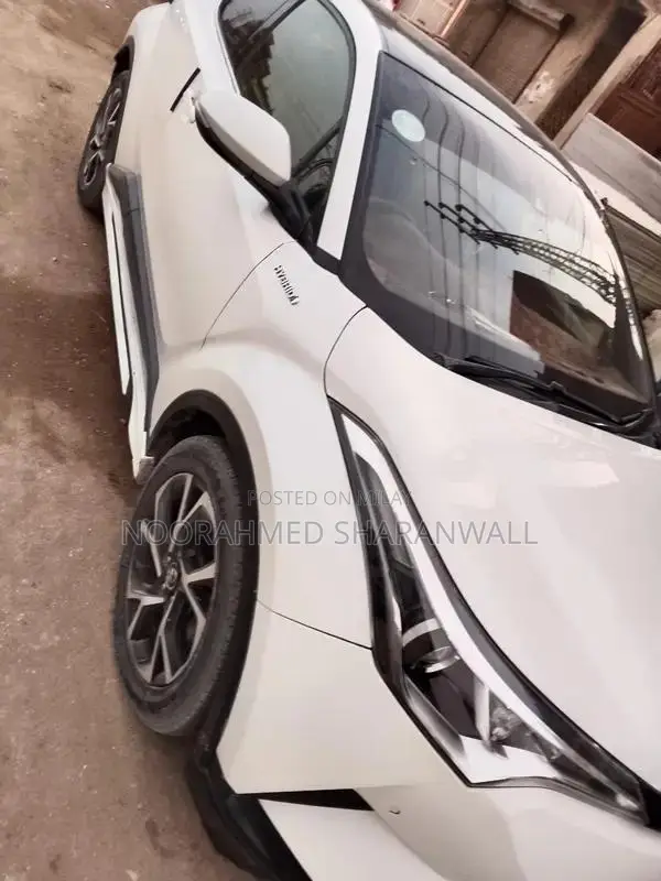 Toyota C-HR Crossover SUV - Low Mileage Condition