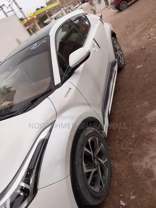 Toyota C-HR Crossover SUV - Low Mileage Condition