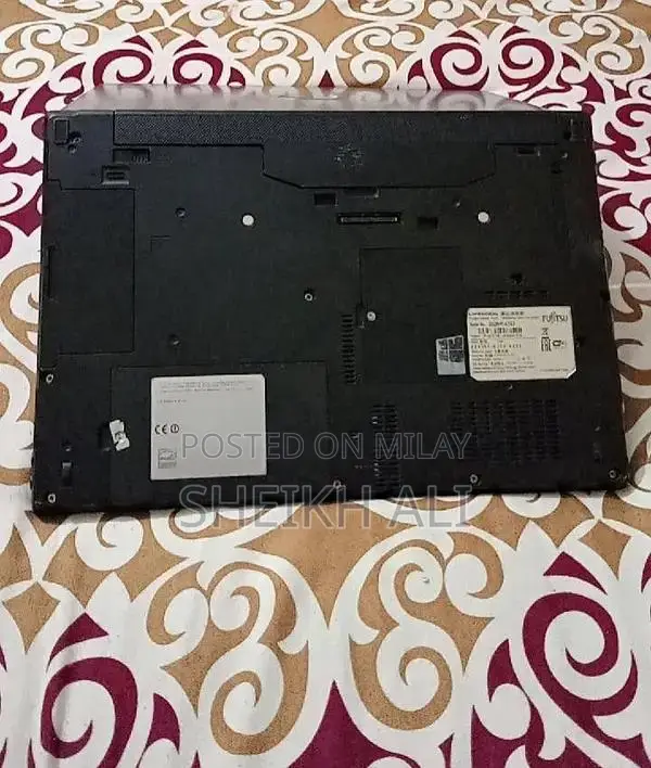 Fujitsu Business Laptop - 4th Gen Intel Core i5 Windows 22H2