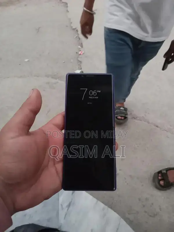 High-Performance Gaming Smartphone with Premium Features