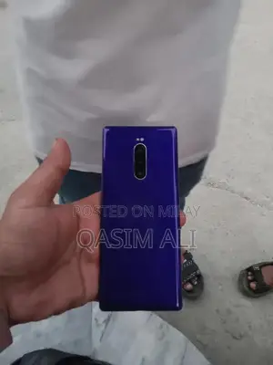 High-Performance Gaming Smartphone with Premium Features