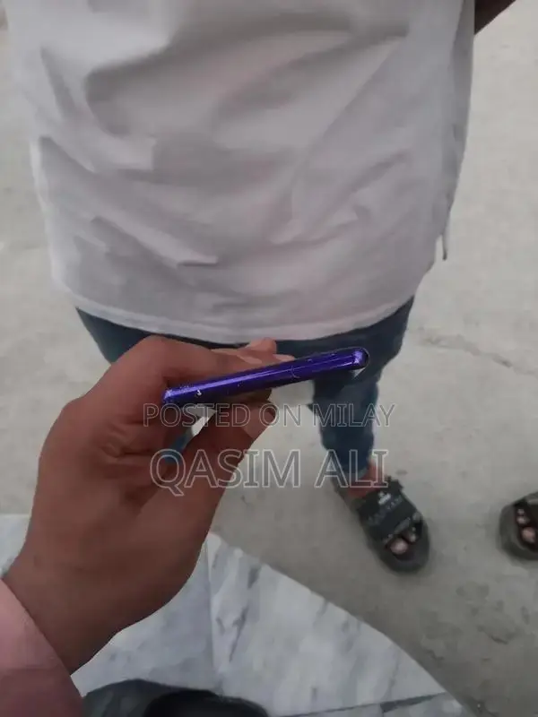 High-Performance Gaming Smartphone with Premium Features