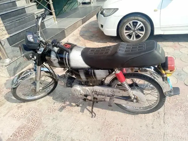Metro 70cc Motorcycle - Good Condition, Low Mileage