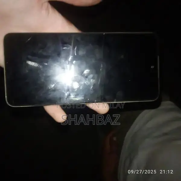 Infinix Smart 8 Smartphone 4GB RAM 64GB Storage Dual SIM