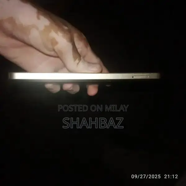 Infinix Smart 8 Smartphone 4GB RAM 64GB Storage Dual SIM