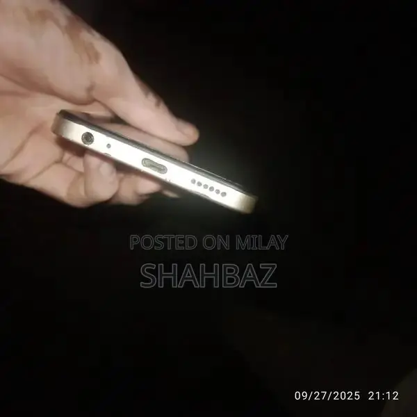 Infinix Smart 8 Smartphone 4GB RAM 64GB Storage Dual SIM