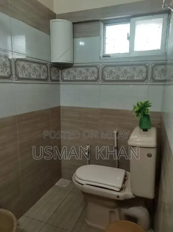 Ground Floor Portion in Gulshan Block 1 - 240 Sq Yards