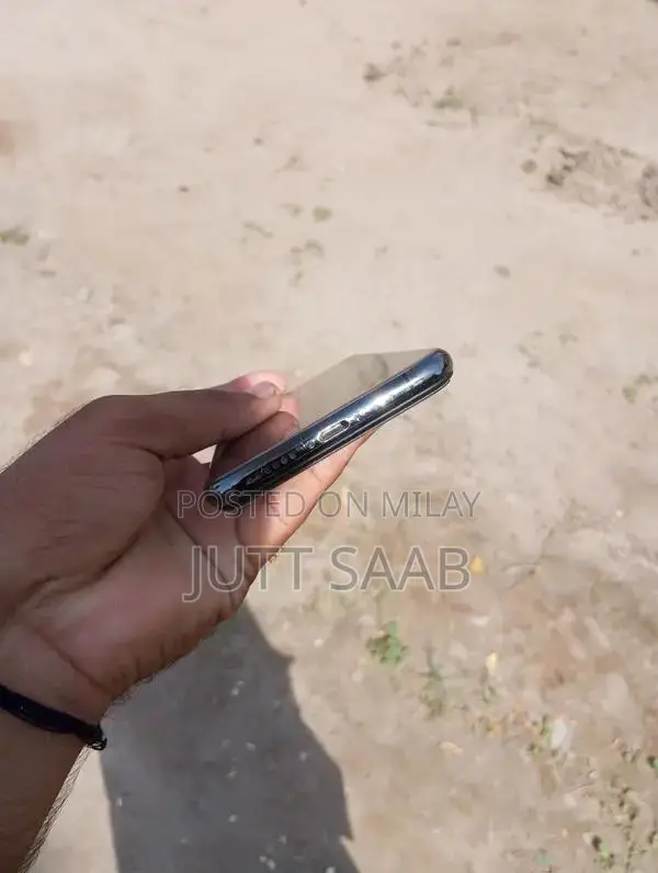 Preowned iPhone XS 64GB with Good Battery Health