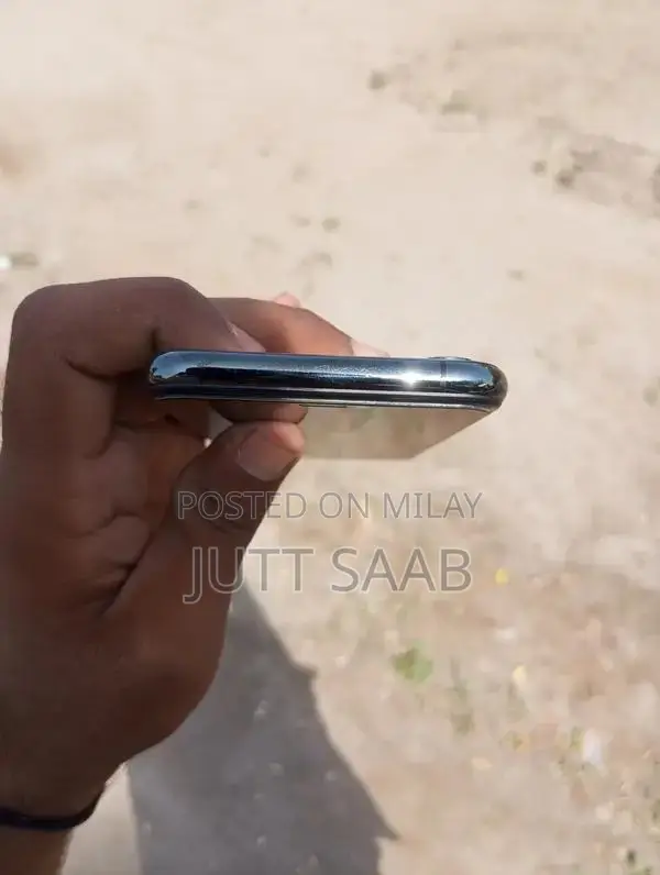 Preowned iPhone XS 64GB with Good Battery Health