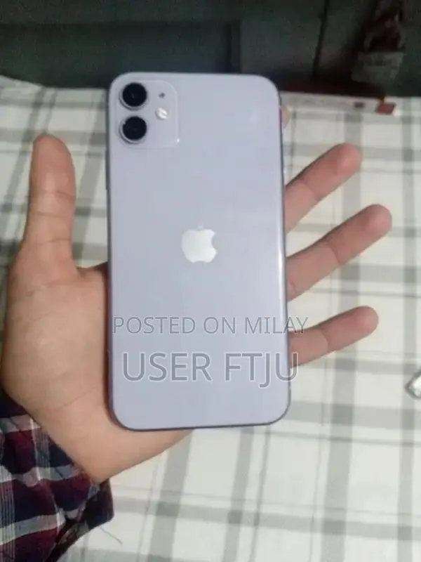 Apple Smartphone with Touchscreen Display and Face ID