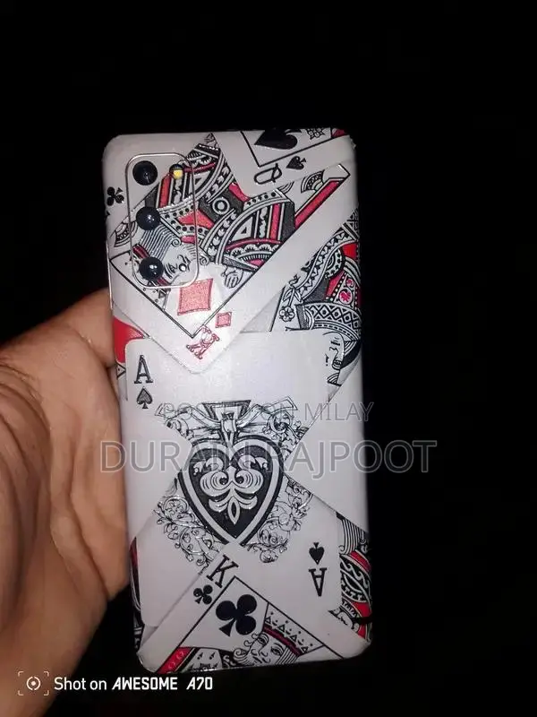 Samsung Galaxy S20 Smartphone 8/128GB Back Cracked