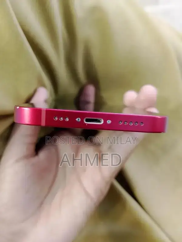 Apple iPhone 13 128GB Smartphone - Excellent Condition