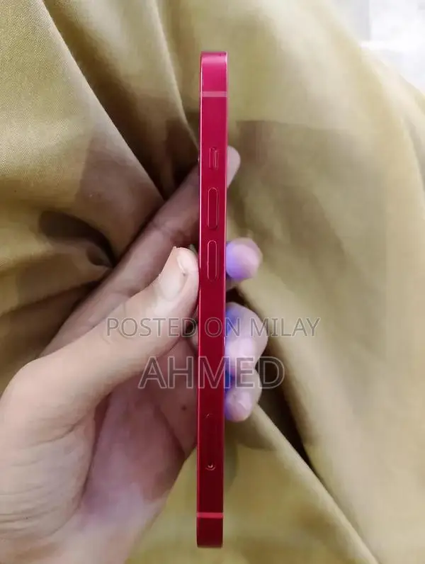 Apple iPhone 13 128GB Smartphone - Excellent Condition