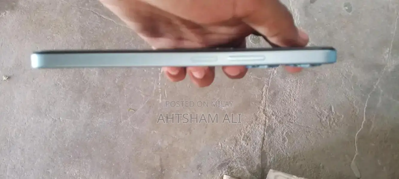 Honor Compact Mobile Device - Budget-Friendly Smartphone