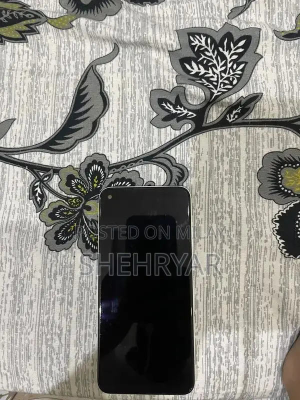 Samsung A3 Smartphone with Long Battery Life