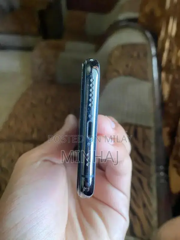 Apple iPhone XS 64GB Non-PTA Smartphone with Good Condition