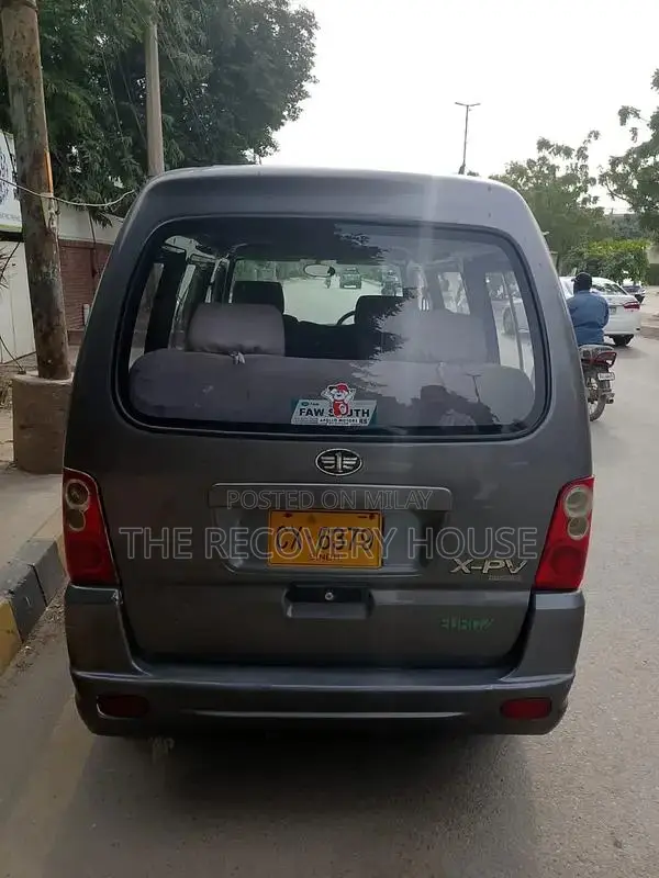 FAW XPV 2018 Economical 7-Seater Van - Manual Transmission