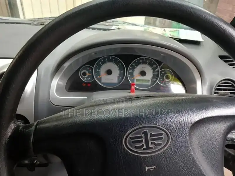 FAW XPV 2018 Economical 7-Seater Van - Manual Transmission