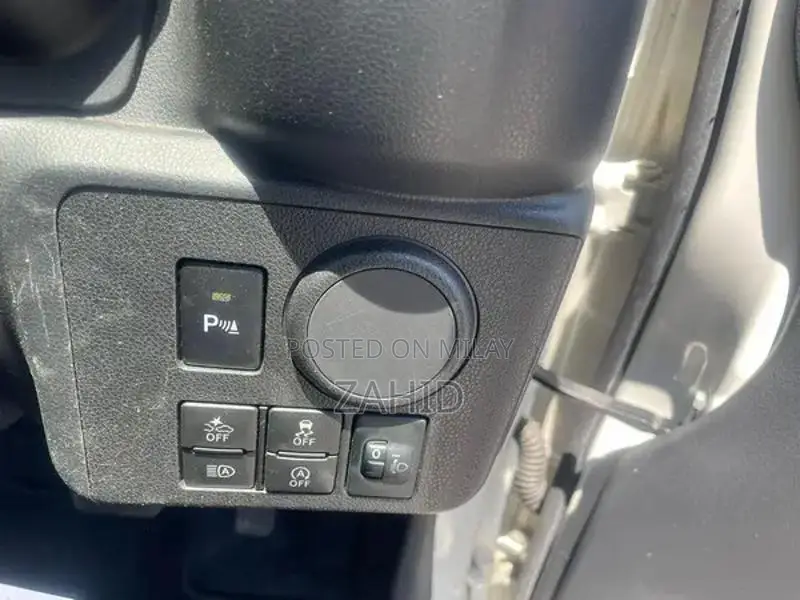 Daihatsu Mira Fresh Compact Import Sedan