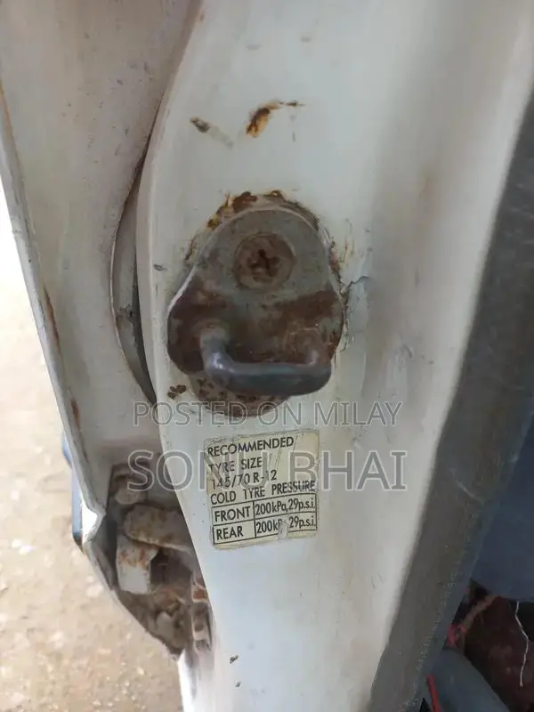 Suzuki Mehran VXR 2005 Compact City Hatchback