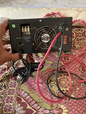 Homage 1000W MPPT Solar Inverter - 12V DC to 220V AC Converter